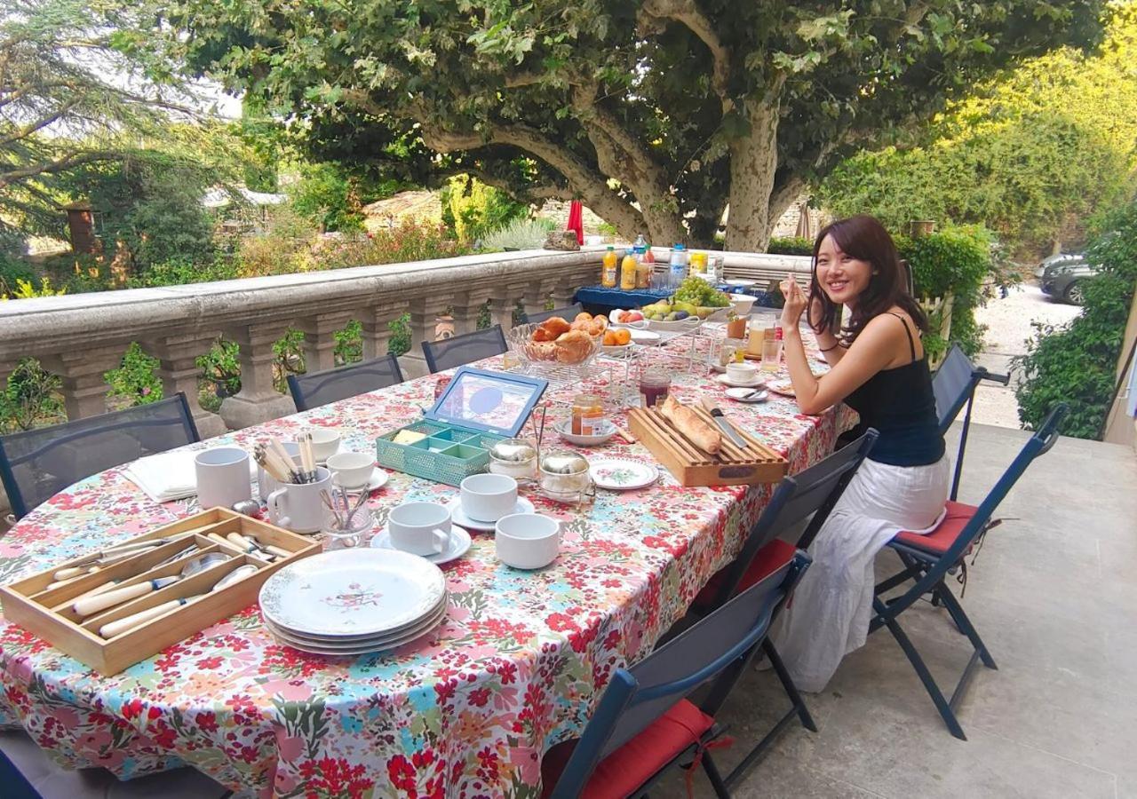 Rue Du Chateau A Cabrieres D'Avignon Bed & Breakfast ภายนอก รูปภาพ