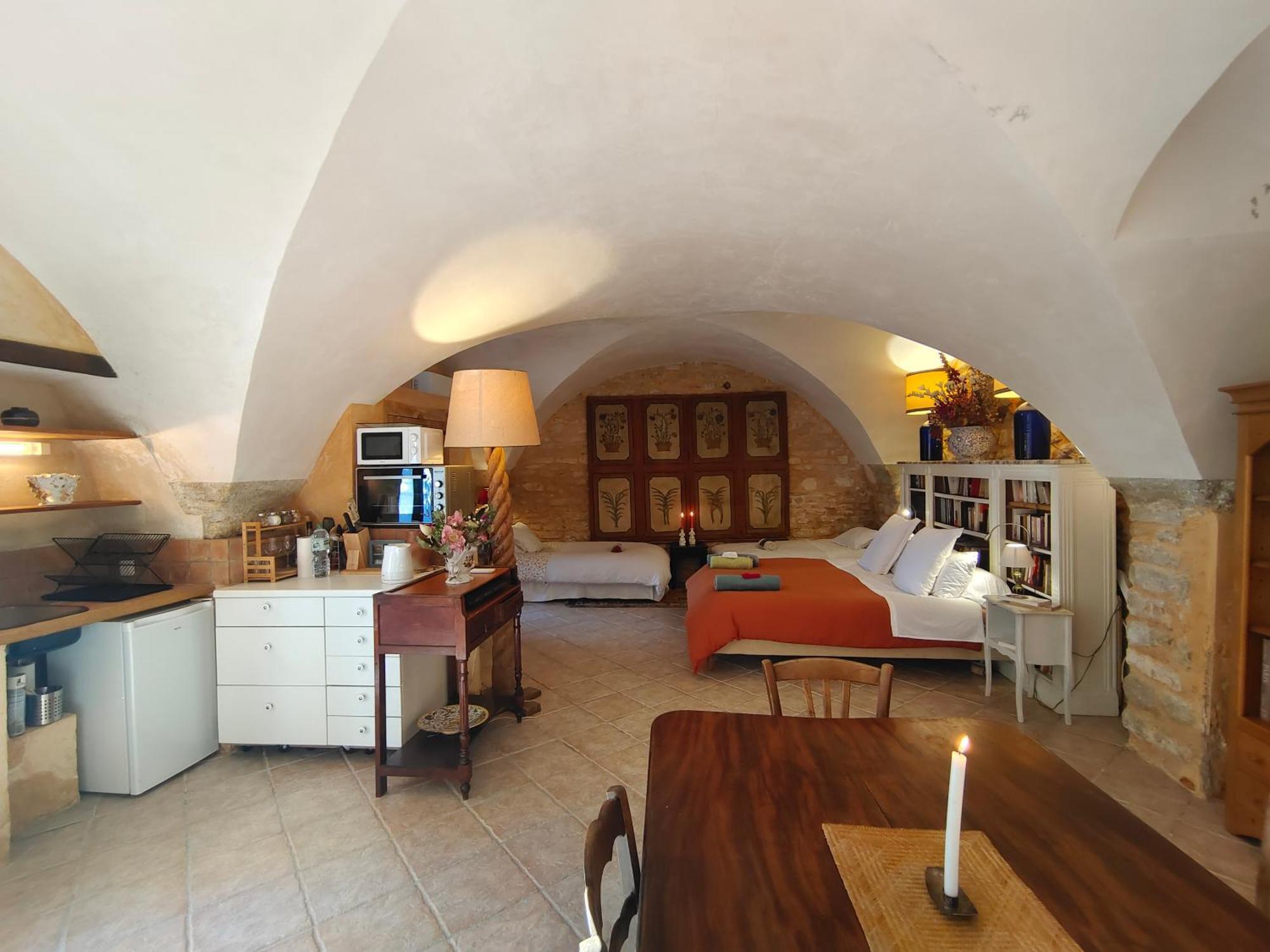 Rue Du Chateau A Cabrieres D'Avignon Bed & Breakfast ภายนอก รูปภาพ