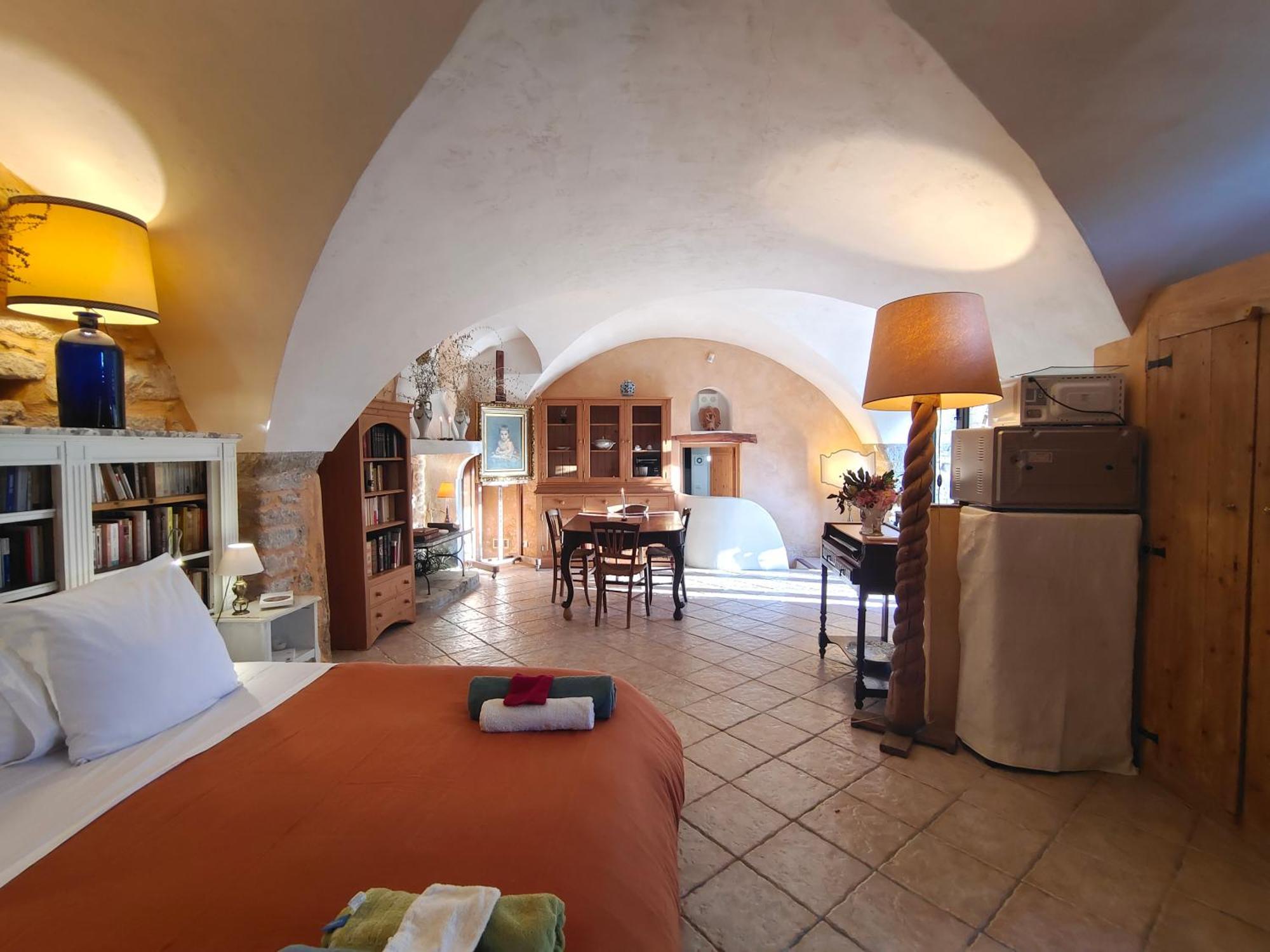 Rue Du Chateau A Cabrieres D'Avignon Bed & Breakfast ภายนอก รูปภาพ